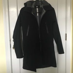 Lulu lemon women’s 2 in 1 rain jacket